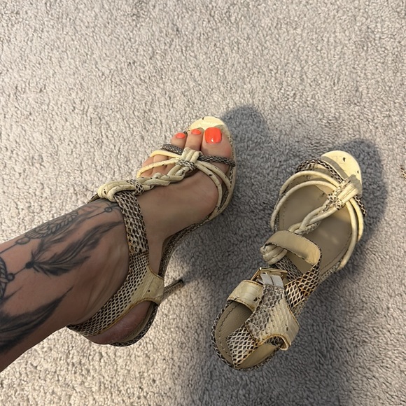 Woman’s Beautiful Rachel Zoe Heels - Picture 5 of 5